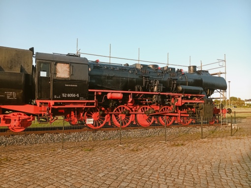 Kessel und Führerhaus rechts erstrahlen im August 2025 in neuem Glanz