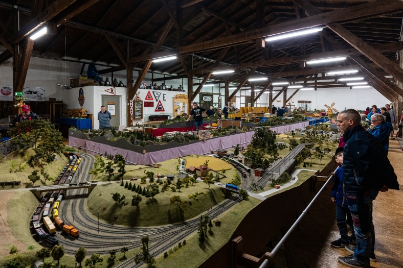 Große Halle des Modellbahnhofes