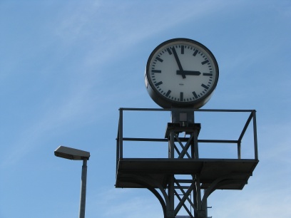 die historische Uhr am Maschinenhaus in Löbau
