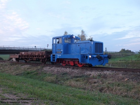 101 020-6 mit Arbeitszug auf dem ehemaligen Cunewalder Gleis