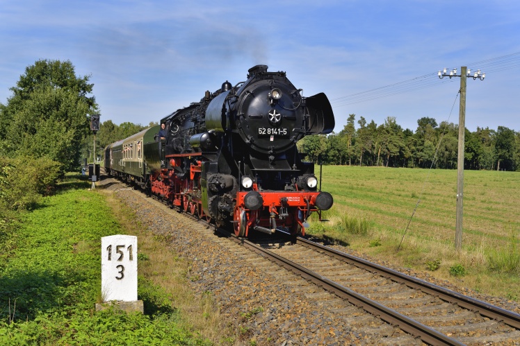 52 8141 mit Sonderzug bei Cunnersdorf/Kamenz