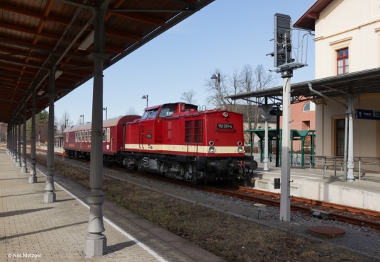 112 331 mit Charterfahrt in Neustadt (Sachs).
©Nils Metzger, 25.02.2024