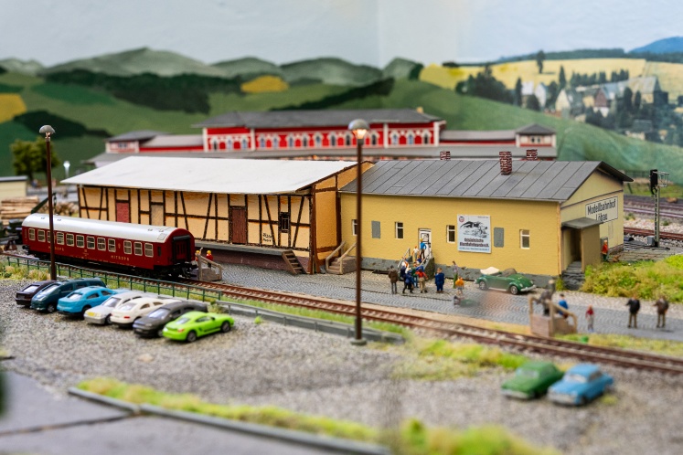 Auch der Modellbahnhof selbst ist auf einer der ausgestellten Anlagen zu entdecken