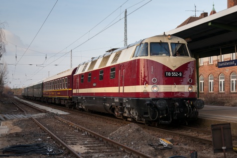 118 552-9 mit dem Sonderzug der Ostsächsischen Eisenbahnfreunde, hier in Eisenhüttenstadt